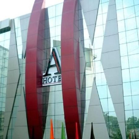 Hotel A1 Dźalandhar Zewnętrze zdjęcie