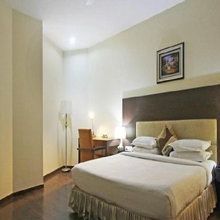 Hotel A1 Dźalandhar Zewnętrze zdjęcie