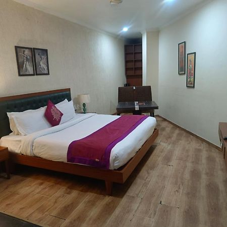 Hotel A1 Dźalandhar Zewnętrze zdjęcie